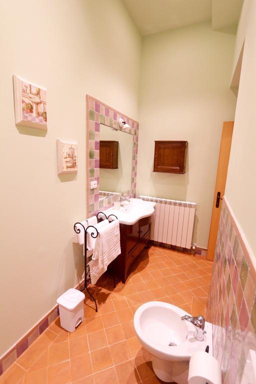 Отель La Casina Colorata Ассизи Номер фото